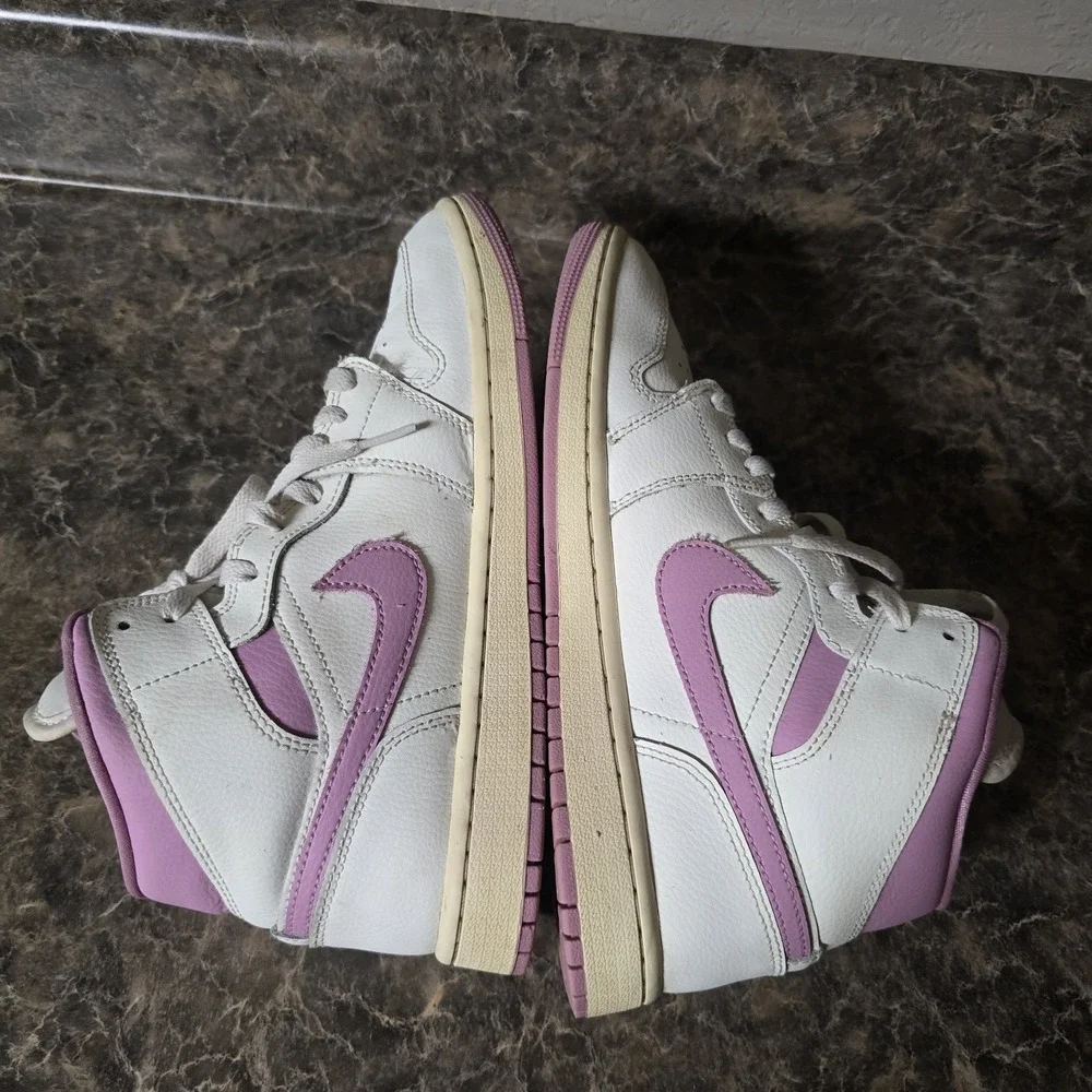 Nike Air Jordan 1 Mid Sail Pink Coconut Milk Womens 9.5 BQ6472-162 Sneakers